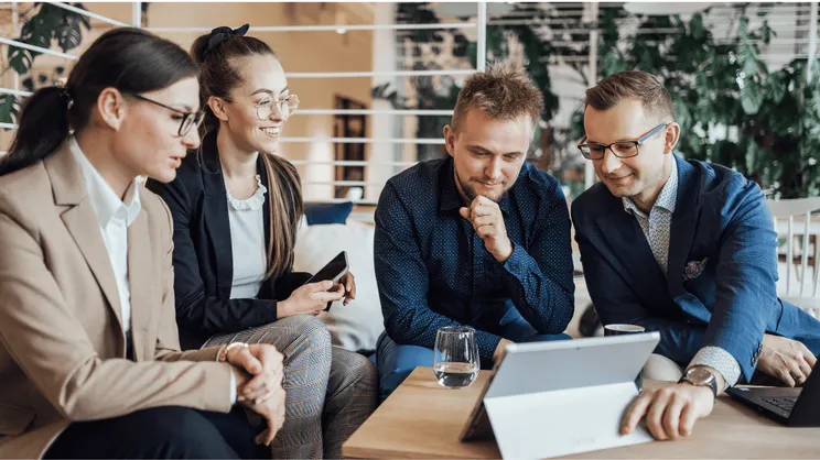 10 HR Trends You Must Know About To Keep Your Talent Happy in 2022