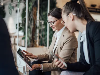 Salary review: 11 problems you can solve with compensation software